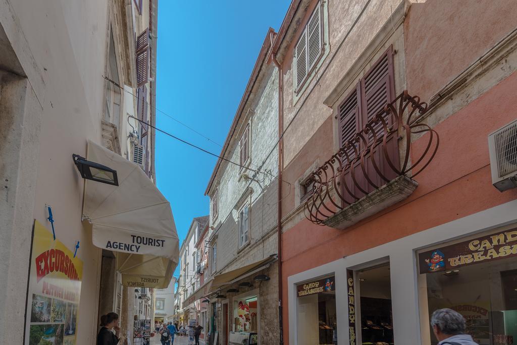 Apartment Luce Mala Zara Esterno foto