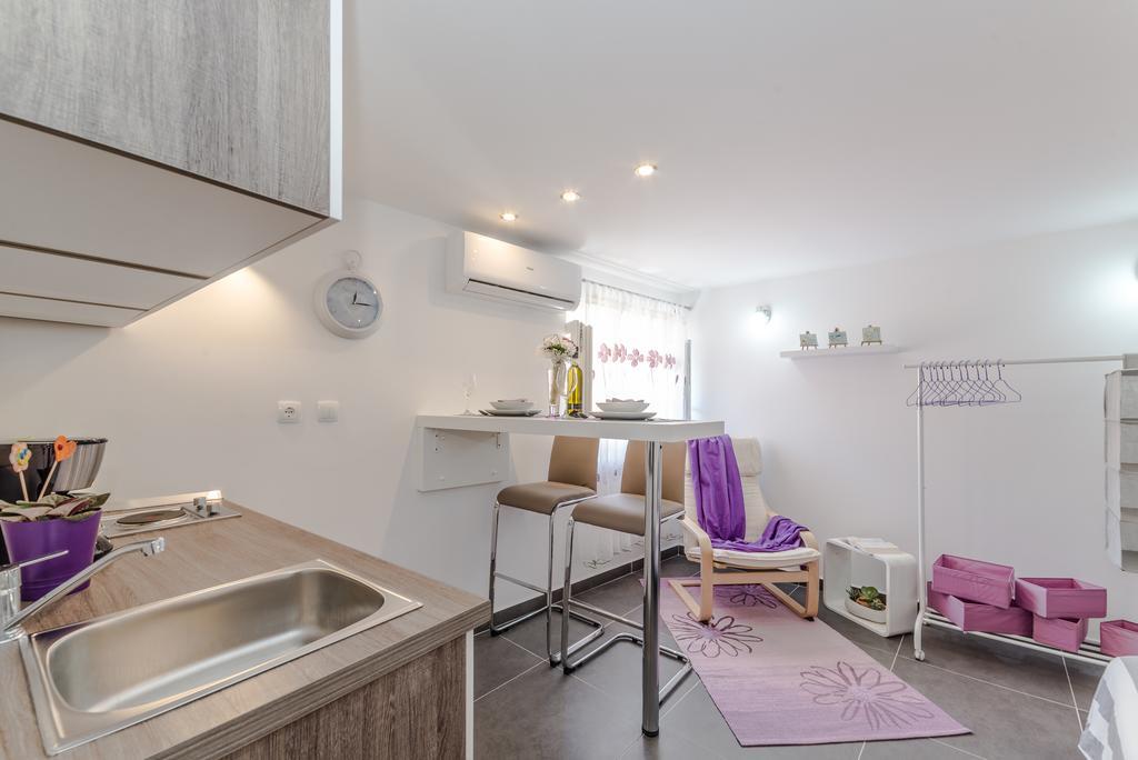 Apartment Luce Mala Zara Esterno foto