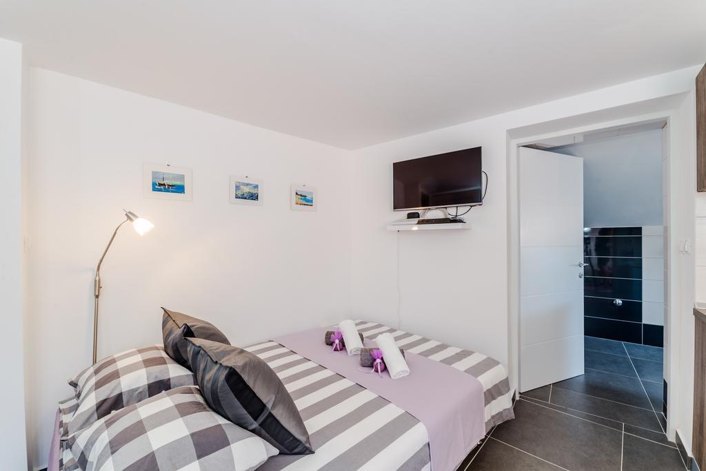 Apartment Luce Mala Zara Esterno foto
