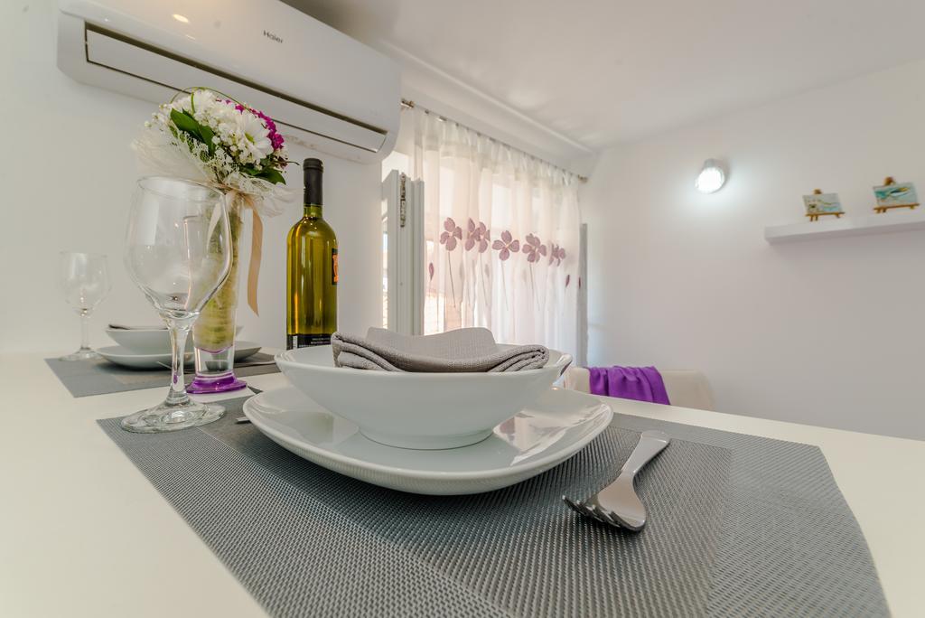 Apartment Luce Mala Zara Esterno foto
