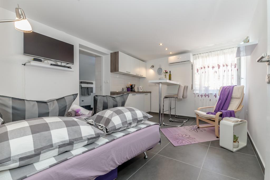 Apartment Luce Mala Zara Esterno foto
