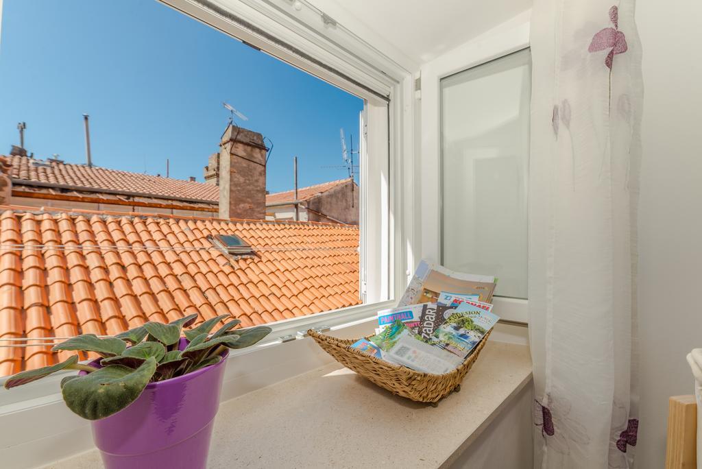 Apartment Luce Mala Zara Esterno foto