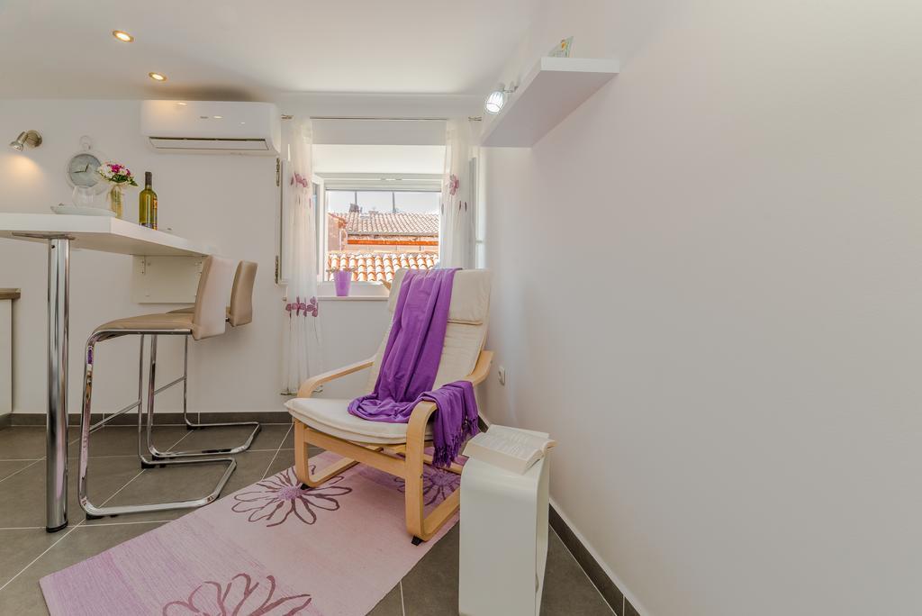 Apartment Luce Mala Zara Esterno foto