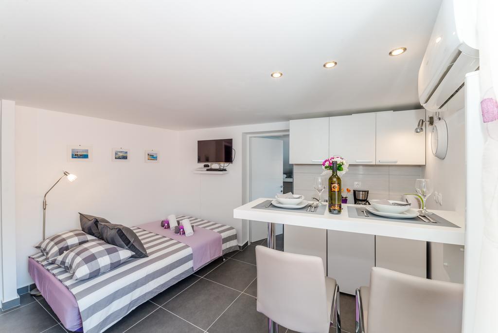 Apartment Luce Mala Zara Esterno foto