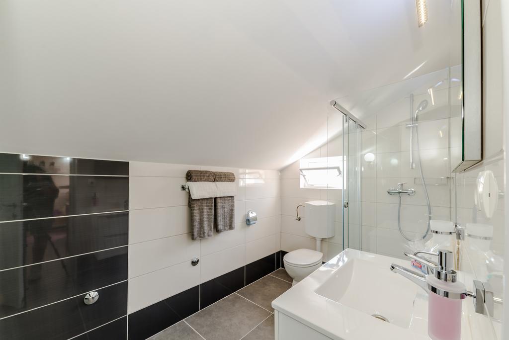 Apartment Luce Mala Zara Esterno foto